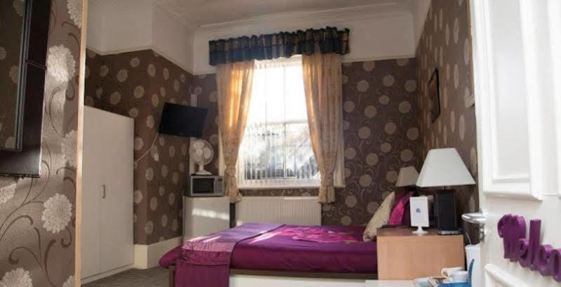 Ashfield Guest house 3*
