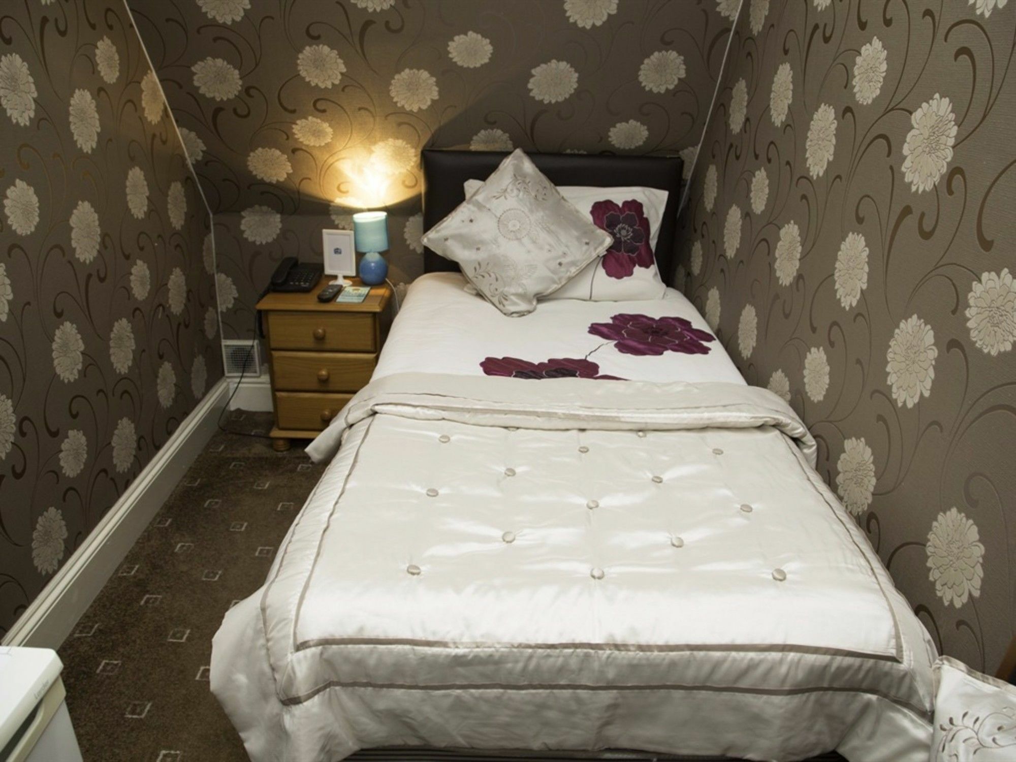 Ashfield 3* Huddersfield